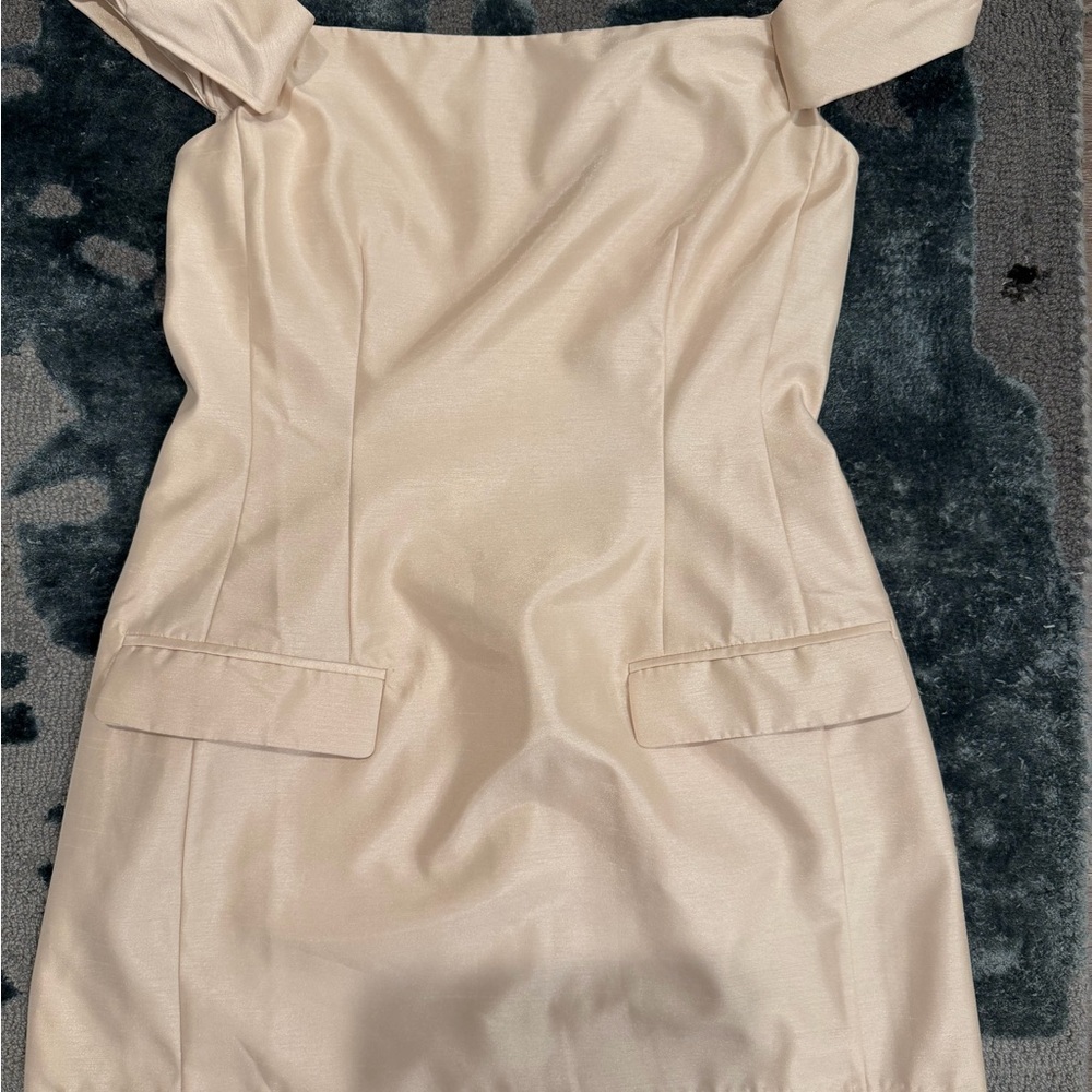 NICHOLAS Elegant Backless Off-Shoulder Dress in Cream - Picture 3 of 8